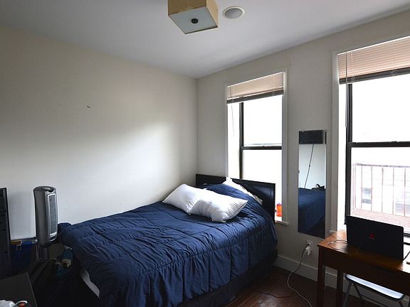 5th image of 802 Saint Johns Pl APT 3L