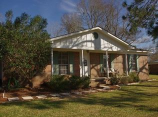 10621 Hillcrest Dr E, Grand Bay, AL 36541