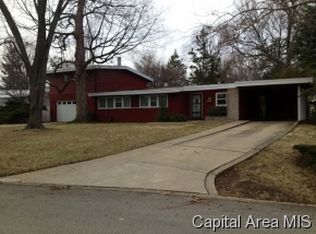 1900 Fairway Dr, Springfield, IL 62704