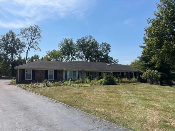 10 Chilton Ln, Saint Louis, MO 63141
