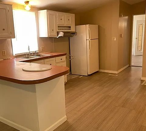 5th image of 5785 Sheli Ln