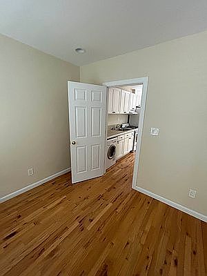 4th image of 608 E 9th St #23