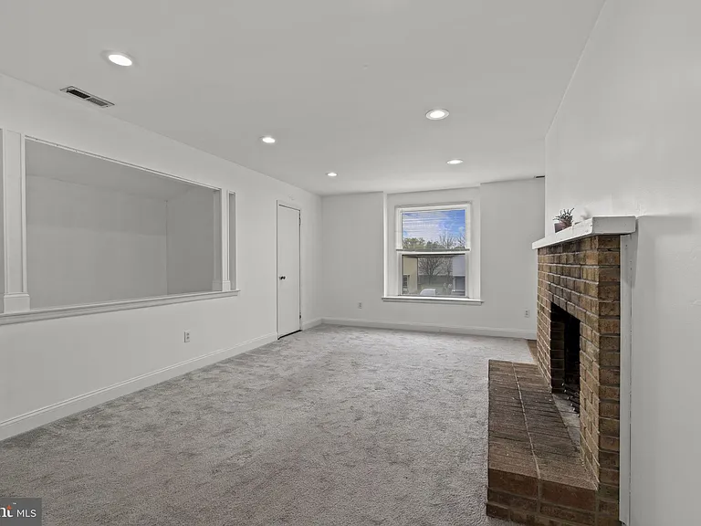 8 Fanelli Ln #A — Photo 8