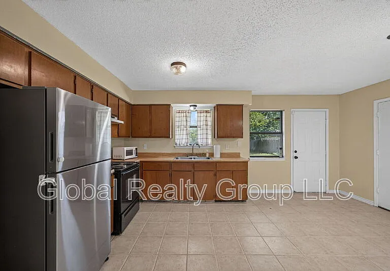 306 Meadow Dr — Photo 13