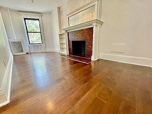 5th image of 321 W 89th St APT 6