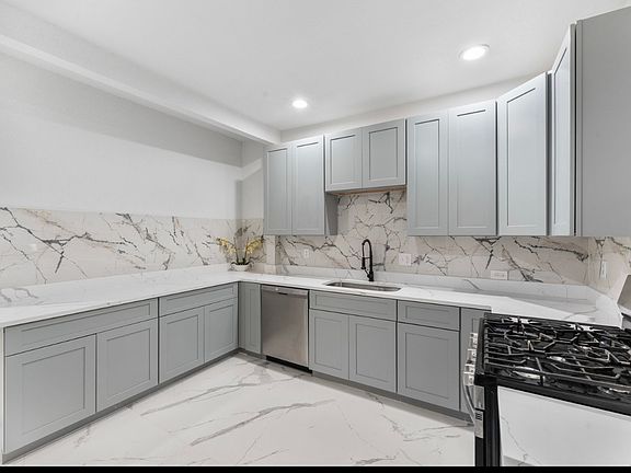 4th image of 612 W Magnolia Ave