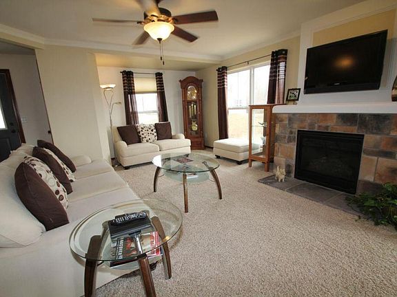 3rd image of 9519 W Parkland Ct