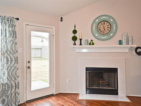 4th image of 11939 Canyon Falls Dr