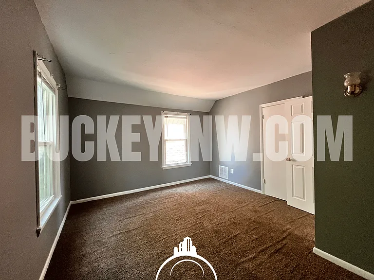 1308 Thatcher Dr — Photo 10