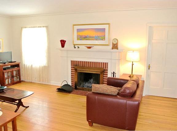 3rd image of 2120 Dudley Ave