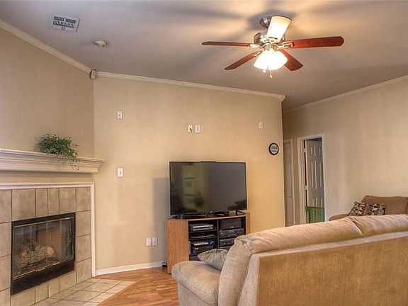 4th image of 316 Village Trail Ct