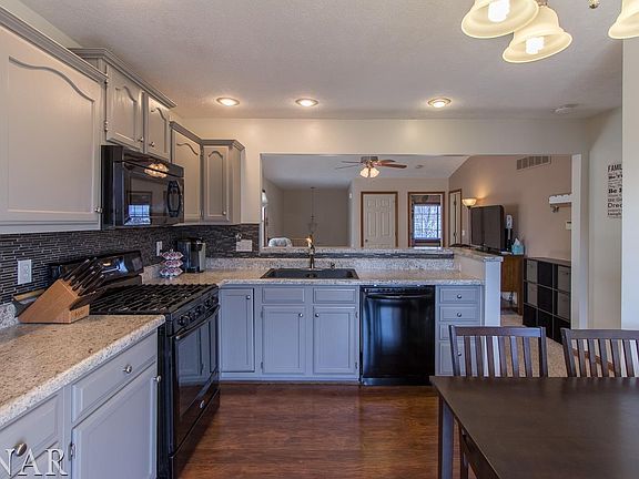 2nd image of 2729 Arrowhead Dr