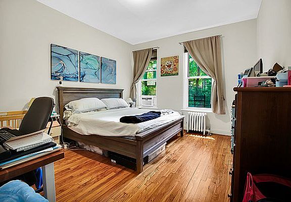4th image of 320 E 83rd St APT 1E