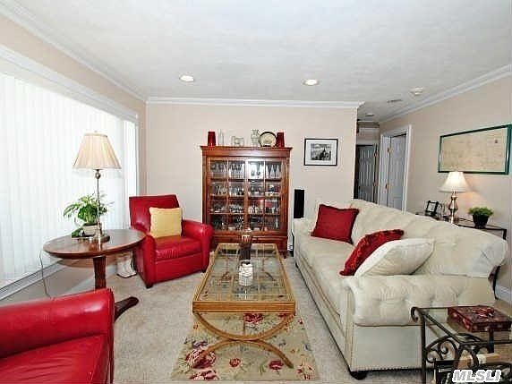 3rd image of 530 Derby Dr S