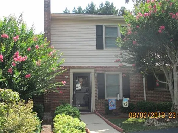 911 21st Ave NE, Hickory, NC 28601