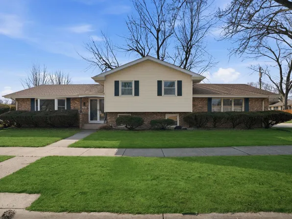 1540 Tulip Ln, Munster, IN 46321