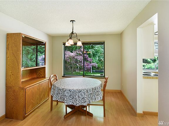 4th image of 3290 NE Arrowhead Dr