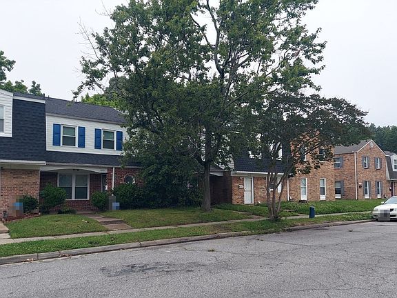 3rd image of 5916 W Hastings Arch