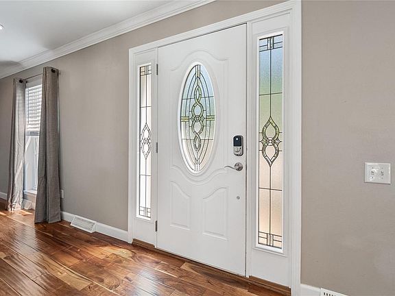 2nd image of 106 Lea Meadows Dr