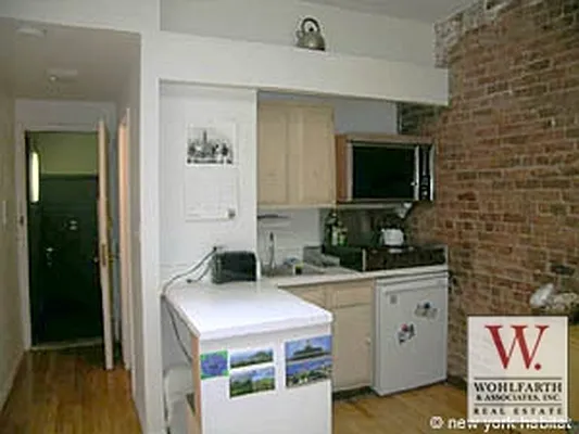 Rented by Wohlfarth & Associates Inc | media 18