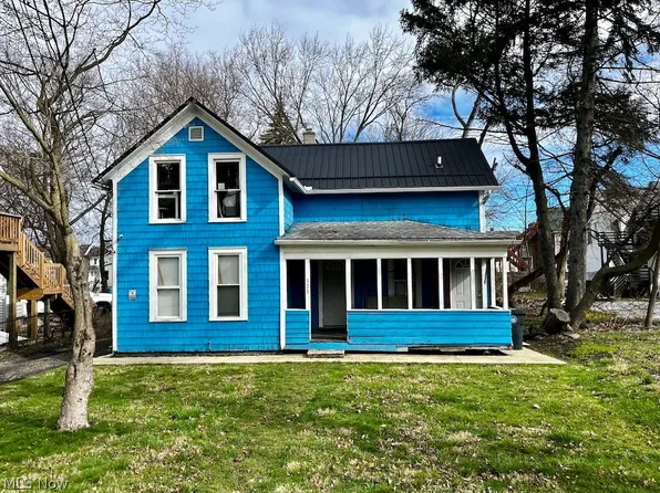 323 Sterling Ct, Akron, OH 44304