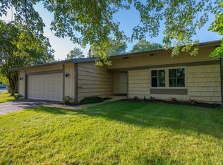 480 Carlsbad Trl, Roselle, IL 60172
