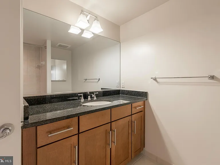 525 N Fayette St #420 — Photo 18