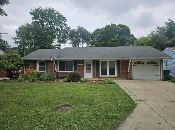 1703 Maple Garden Dr, La Porte, IN 46350