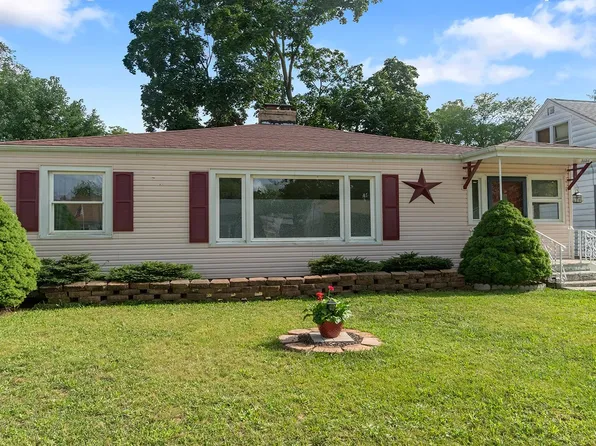 3134 Liberty Dr, Rockford, IL 61101