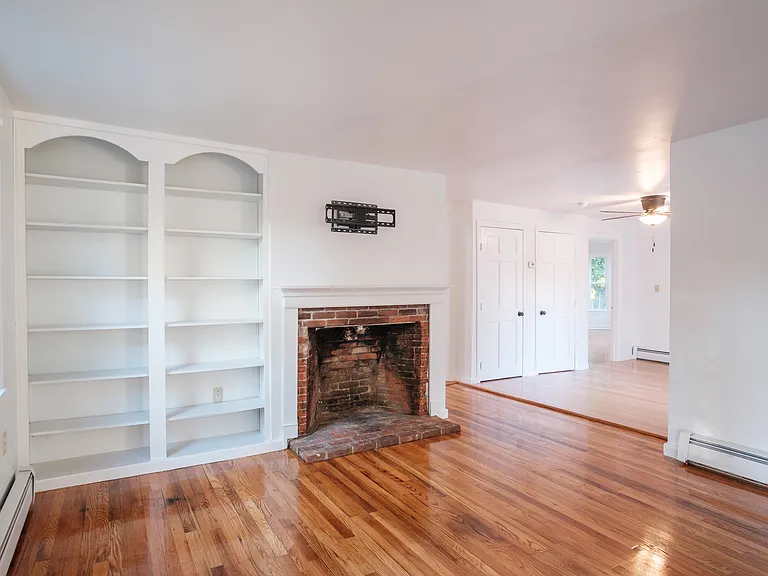 27 Main St #2 — Photo 5