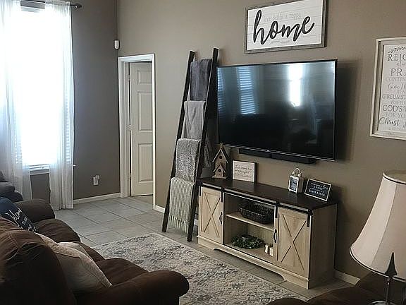 4th image of 115 Appaloosa Dr