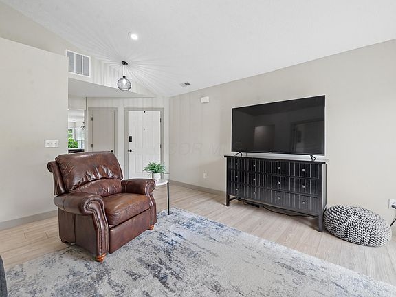 4th image of 5808 Redsand Rd