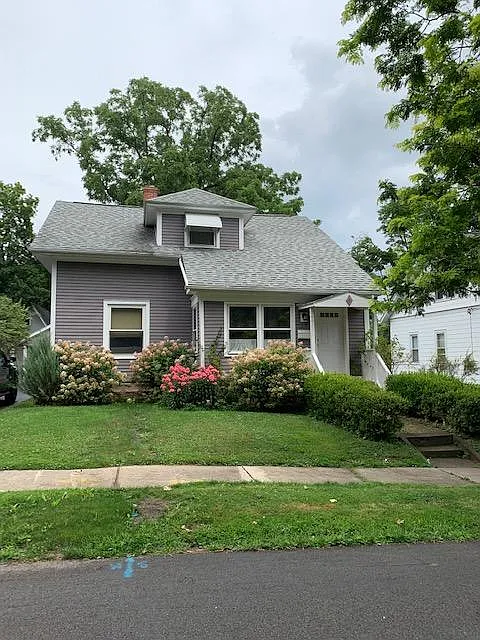 6 Maple St
