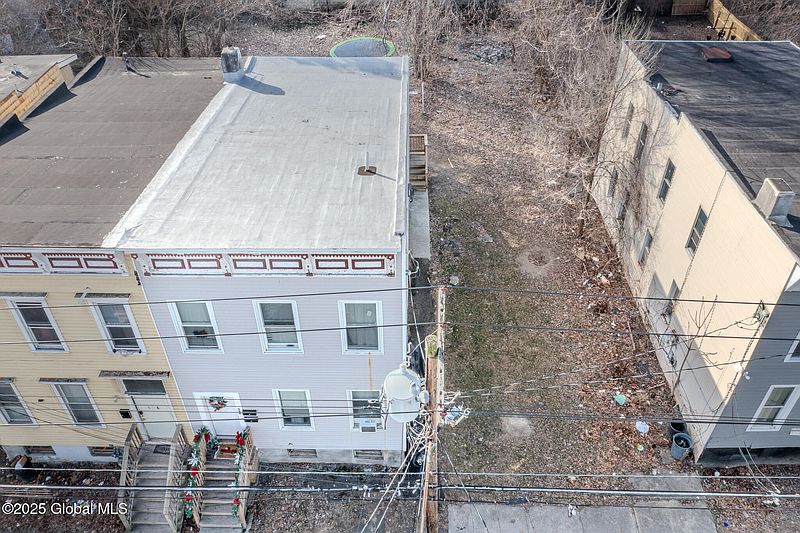 2nd image of 598-600 3rd Street