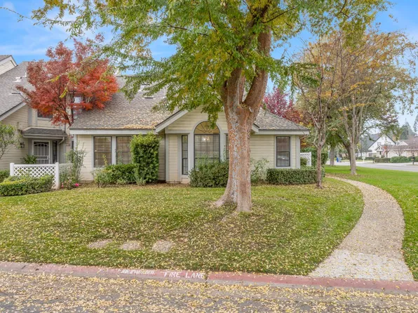 917 E Foxhill Dr, Fresno, CA 93720