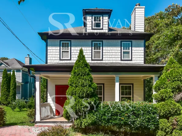 1006 Hightower Rd NW, Atlanta, GA 30318