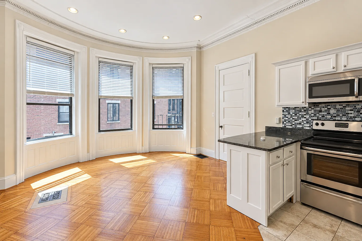 1 bed, 600 sqft, $3,300 — Photo 2
