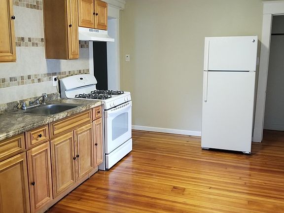 4th image of 421 State Route 146 APT 1W