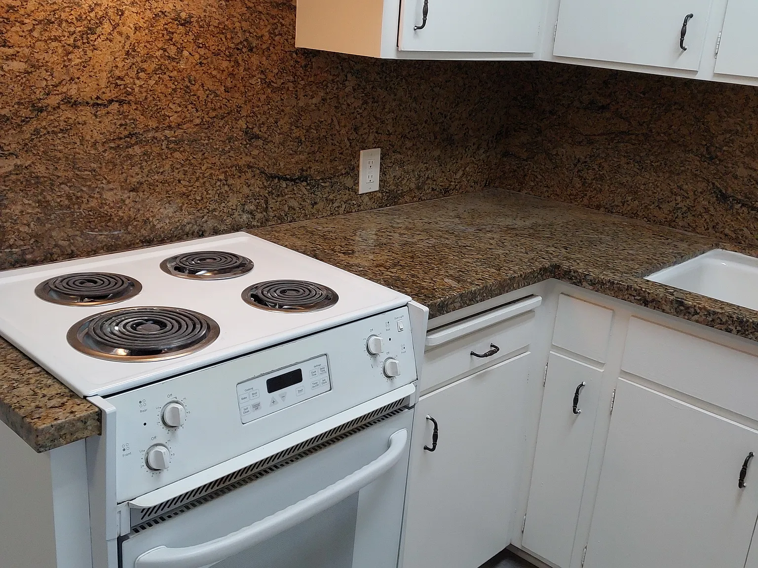 436 Vasquez Ct — Photo 3