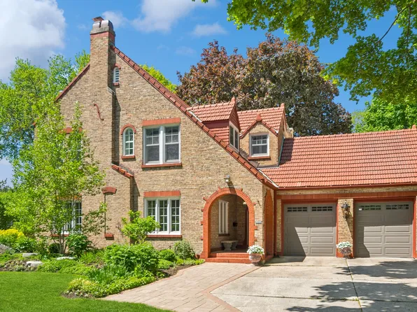 6240 N Lundy Ave, Chicago, IL 60646