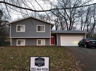 112239 Hutchins Ct, Chaska, MN 55318