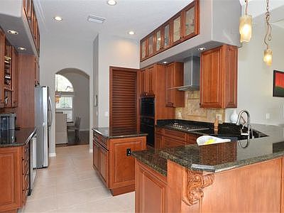 4th image of 5255 Shoreline Cir