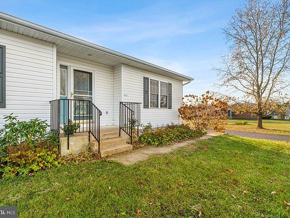 5th image of 151 Stafford Ln