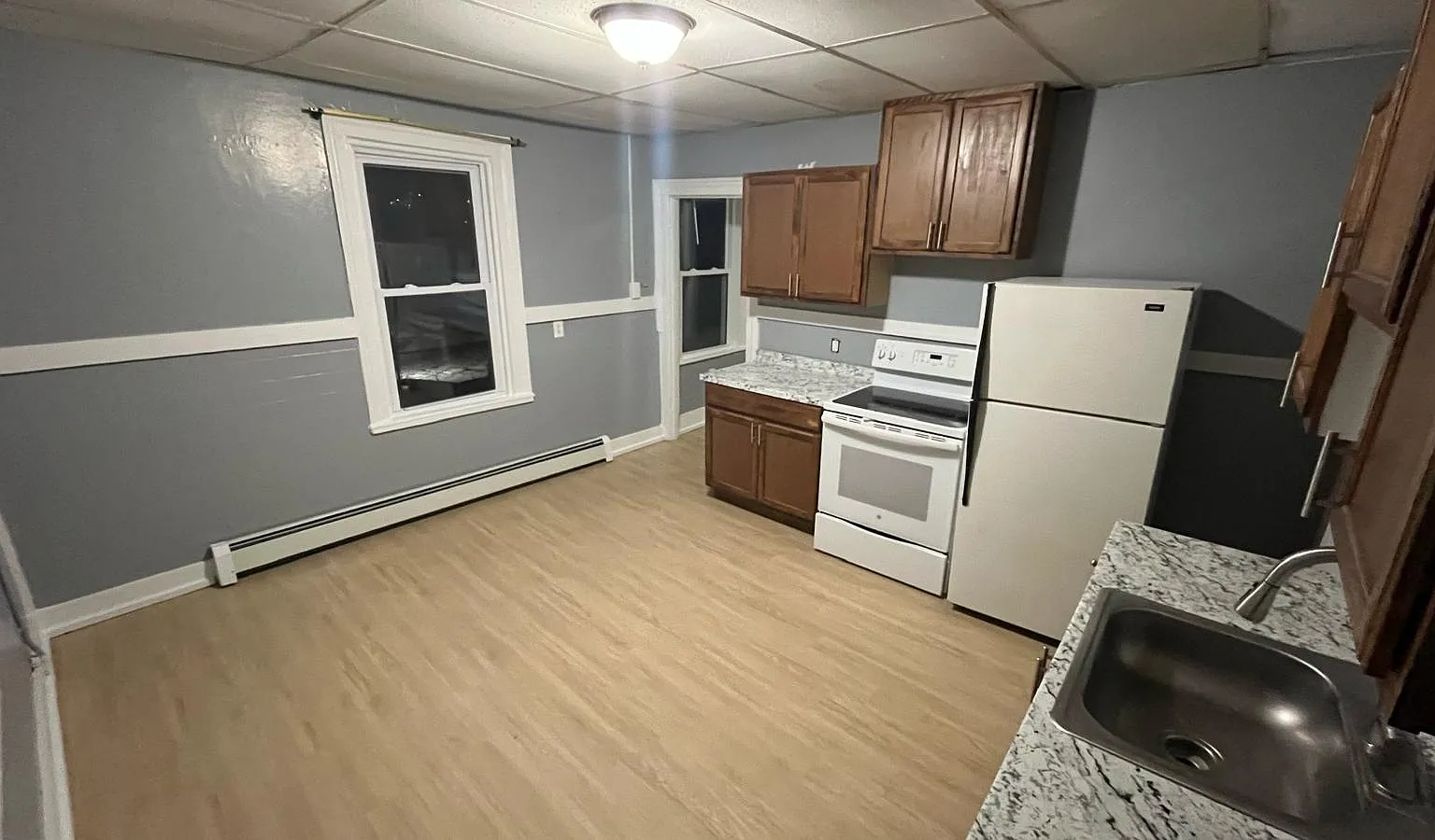 1 bed, 1050 sqft, $1,250 — Photo 1