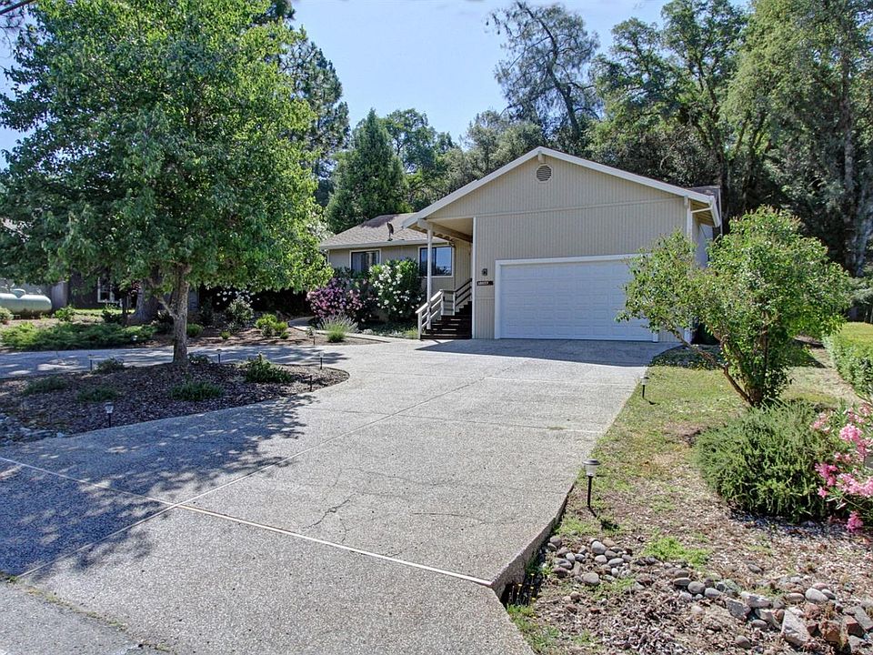 2nd image of 18057 Lake Forest Dr
