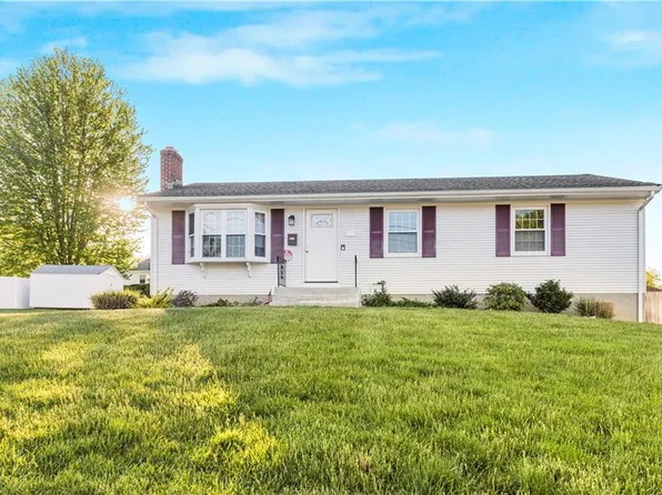 114 Birchwood Dr, Cranston, RI 02920
