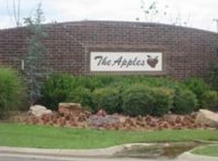 313 SW 43rd St, Moore, OK 73160