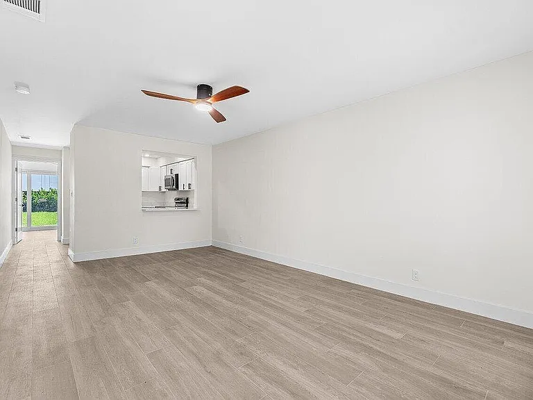4498 NW 2nd Ave #4500 — Photo 7