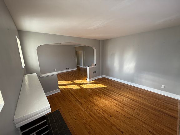 4th image of 4800 Goethe Ave APT 2E