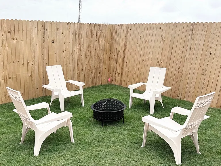 1527 Tiptop Mdw — Photo 26